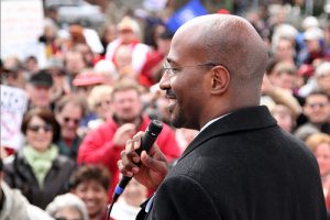 meaning of a public speaker?
